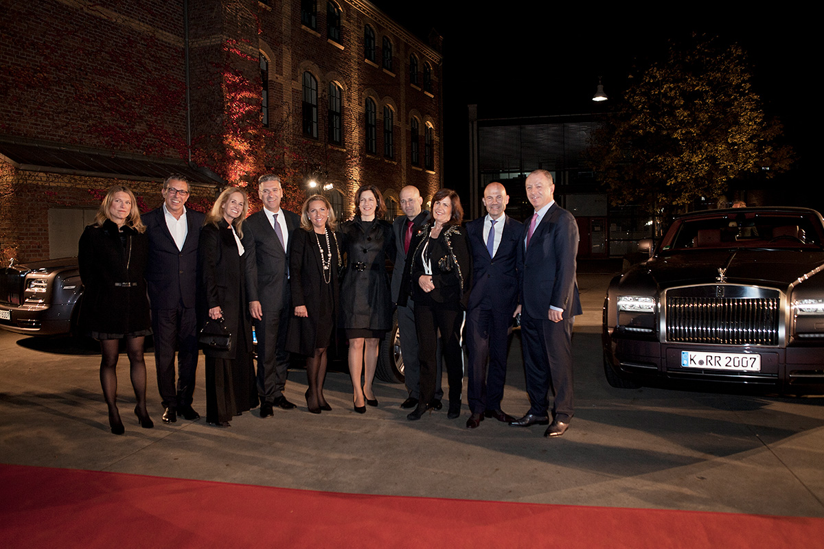 Event und Veranstaltungsfotografie Rolls Royce Event Gruppenfoto Management