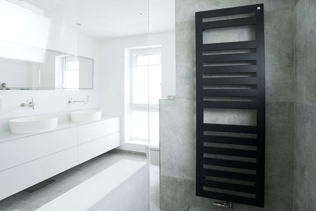 Architekturfotografie Badezimmer mit Heizkörper
