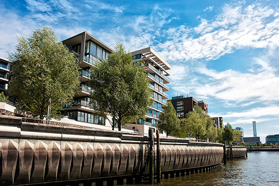 Wohngebäude an einem Fluß - Ka Wai Ho Foto-Dienstleistungen in Essen