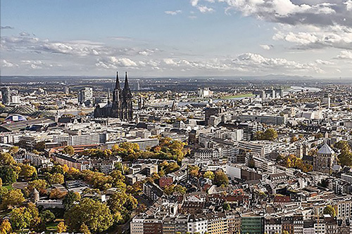 Luftbildaufnahmen mit einer Drohne über Köln - Ka Wai Ho Foto-Dienstleistungen in Essen
